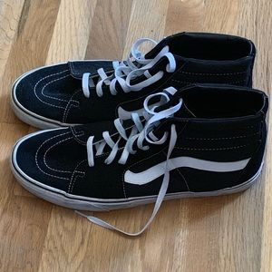 Men’s black and white high top vans